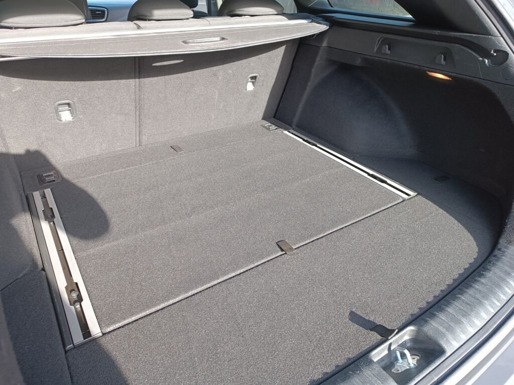 KIA Ceed SW 1,6 CRDi SCR ISG GRAU Kombi / Family Van