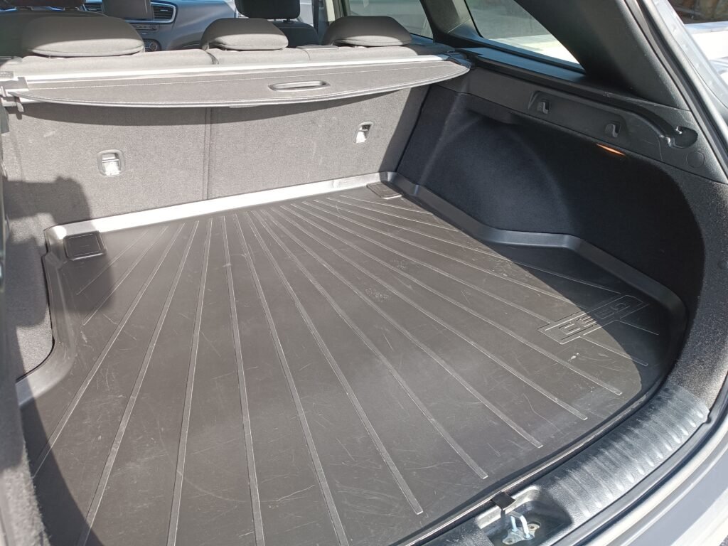 KIA Ceed SW 1,6 CRDi SCR ISG GRAU Kombi / Family Van