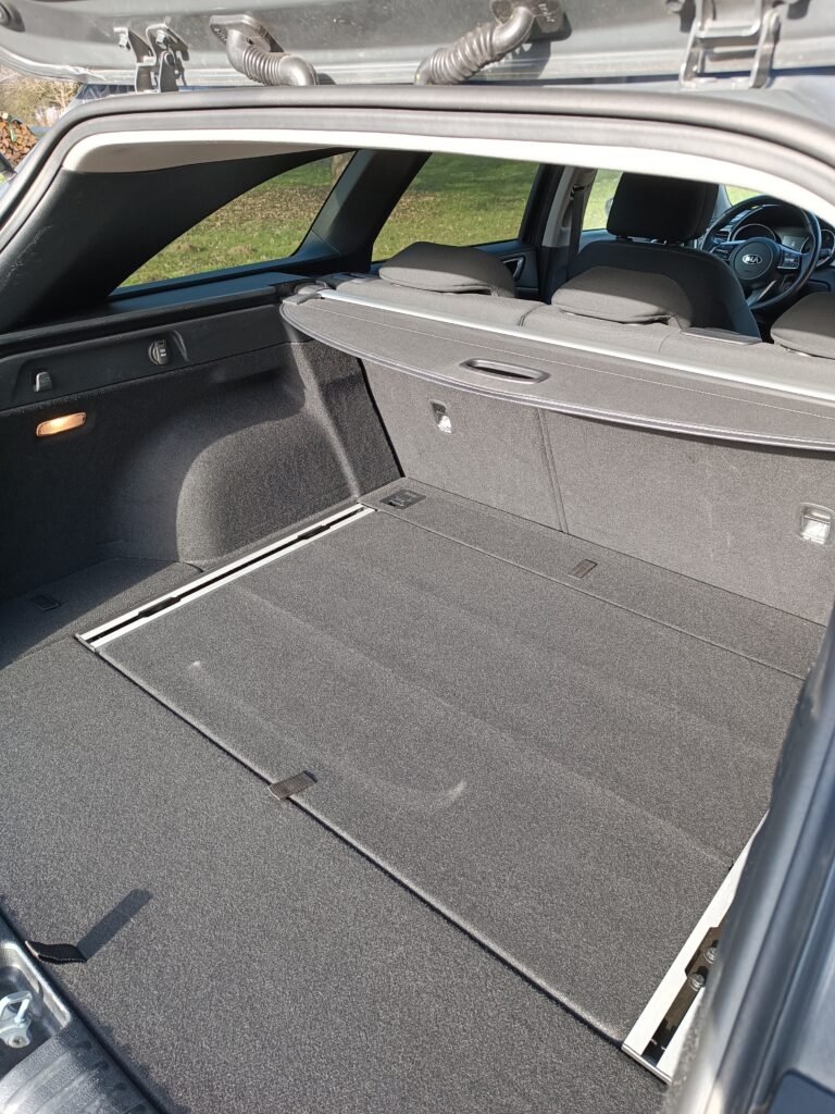 KIA Ceed SW 1,6 CRDi SCR ISG GRAU Kombi / Family Van