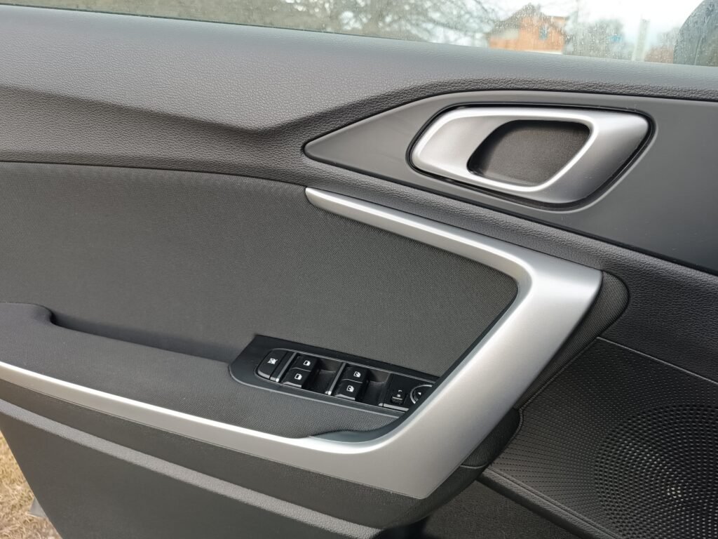KIA Ceed SW 1,6 CRDi SCR ISG GRAU Kombi / Family Van