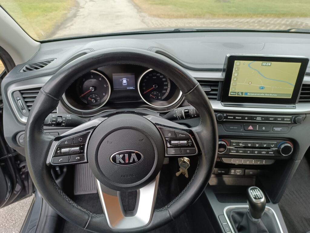 KIA Ceed SW 1,6 CRDi SCR ISG GRAU Kombi / Family Van