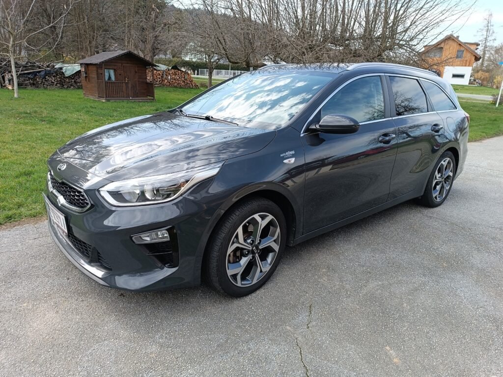 KIA Ceed SW 1,6 CRDi SCR ISG GRAU Kombi / Family Van